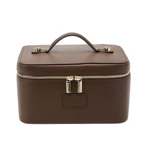 Revolve Vanity Case in Espresso
ETOILE COLLECTIVE
